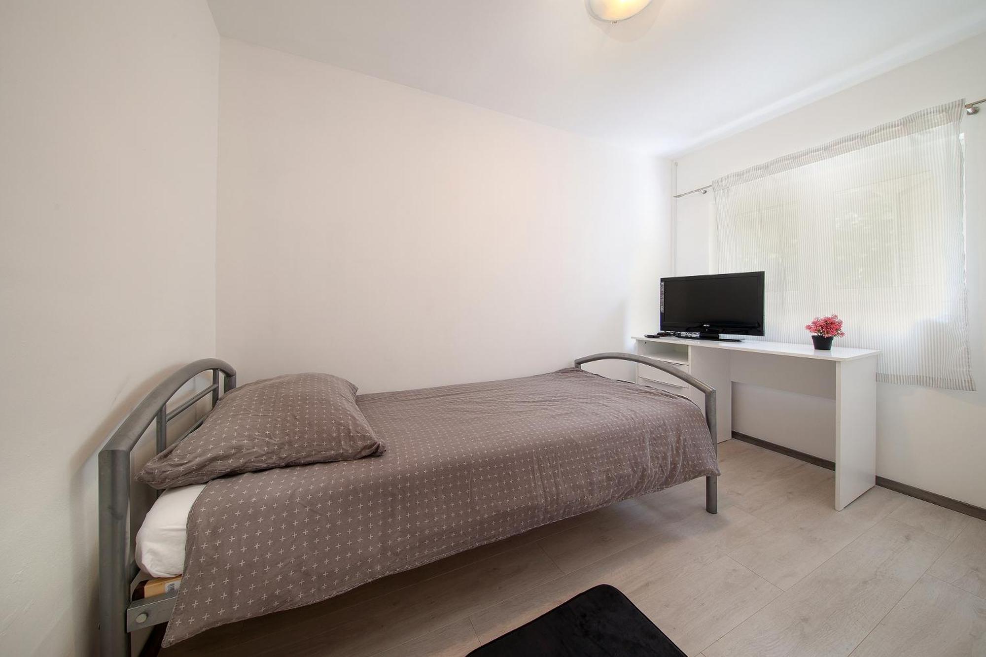 Danijela Apartman *